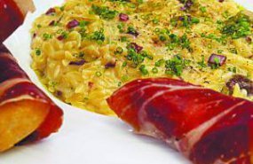 Risotto de pasta con hongos y jamón