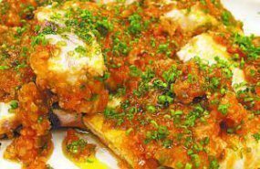 Bonito con tomate